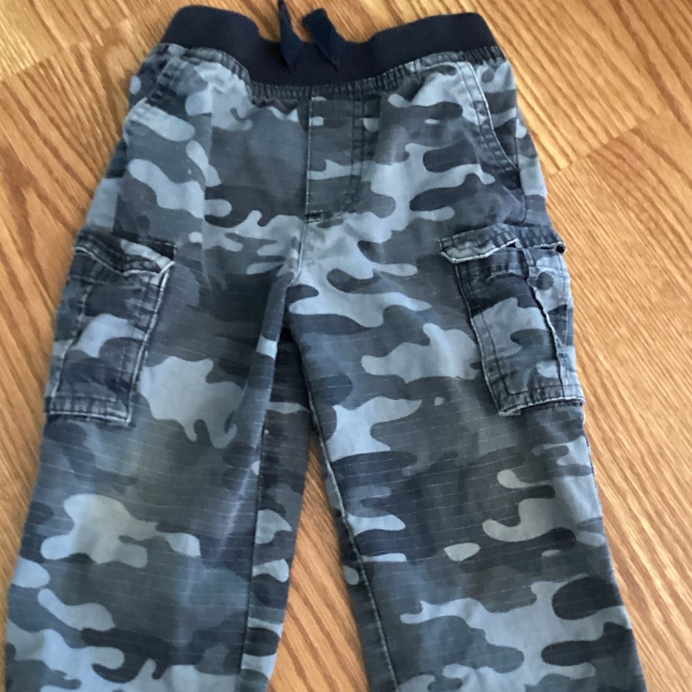Garanimals Gray & Black Camo Cargo Joggers